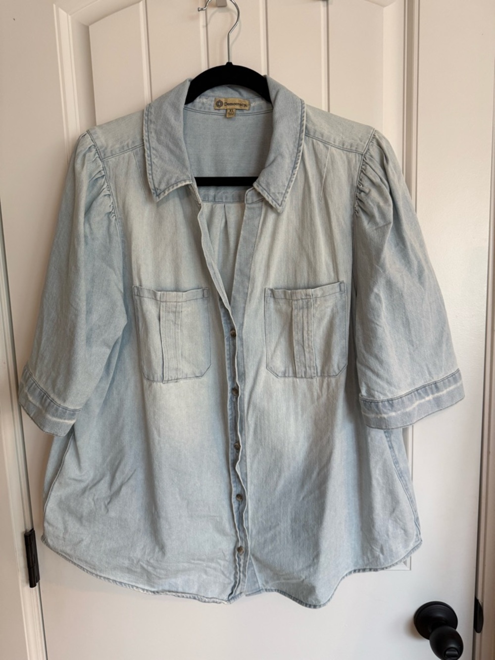 Democracy Chambray Button Down Shirt XL Light Wash Denim 3/4 Sleeve Casual